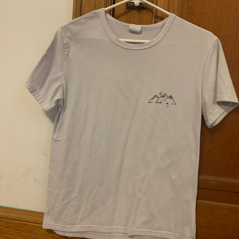 White t-shirt with design